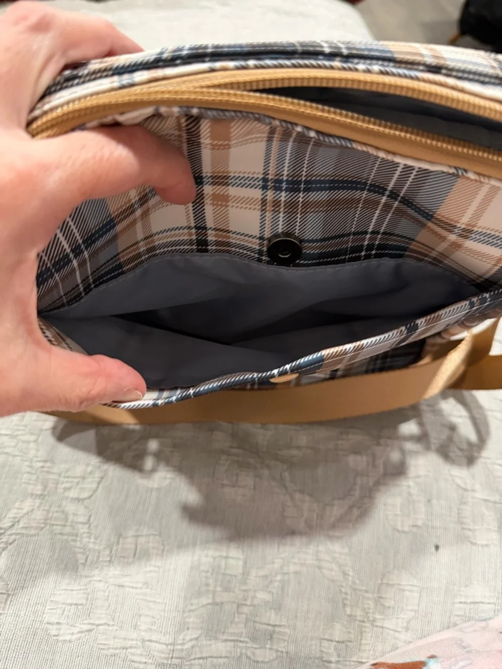 New IHKWIP The Everyday Explorer Crossbody Bag - Picture 5 of 9